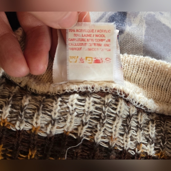 VINTAGE!! Huntington Ridge | Striped Knit Vest, Size L - Picture 6 of 6